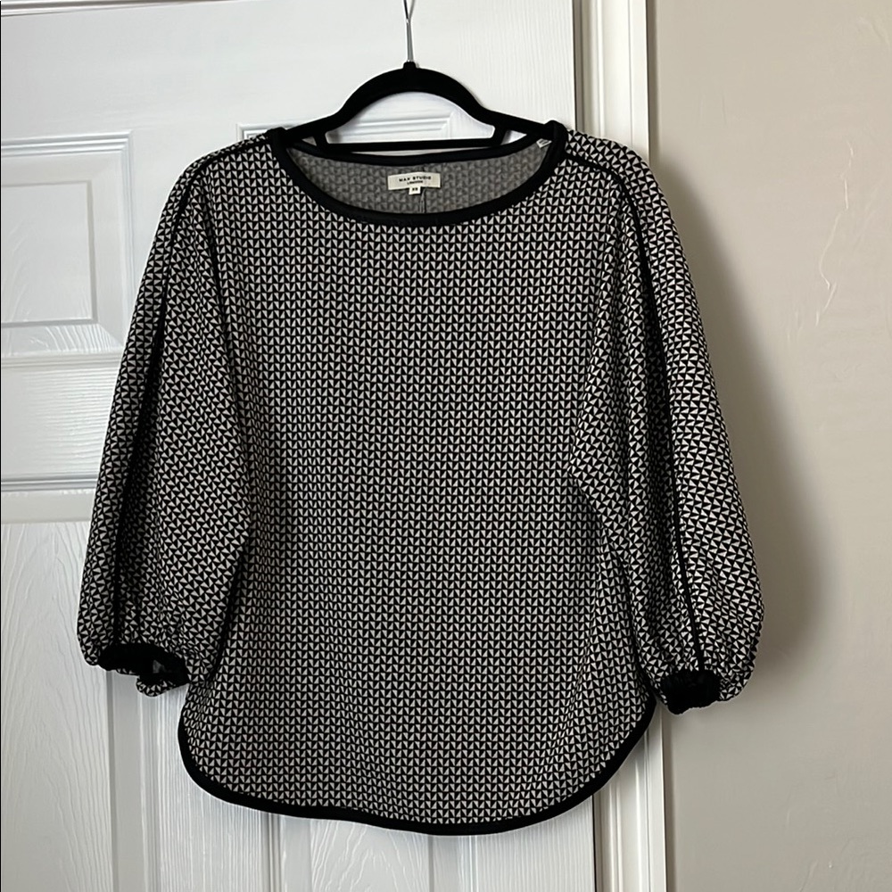 Max Studio Black and White Puff Sleeve Blouse